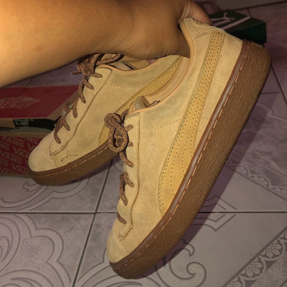 8/10 condition Nude Puma Sneakers